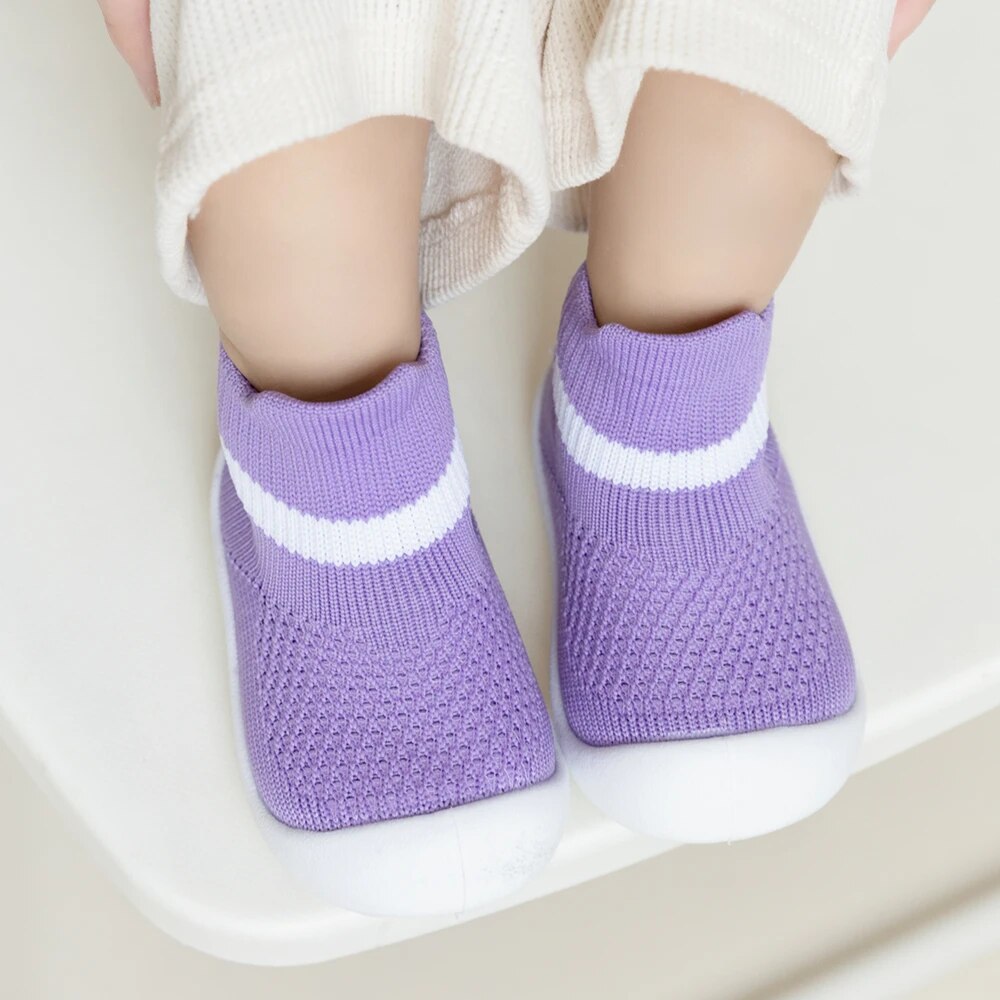 Premières chaussures bébé coloris violet